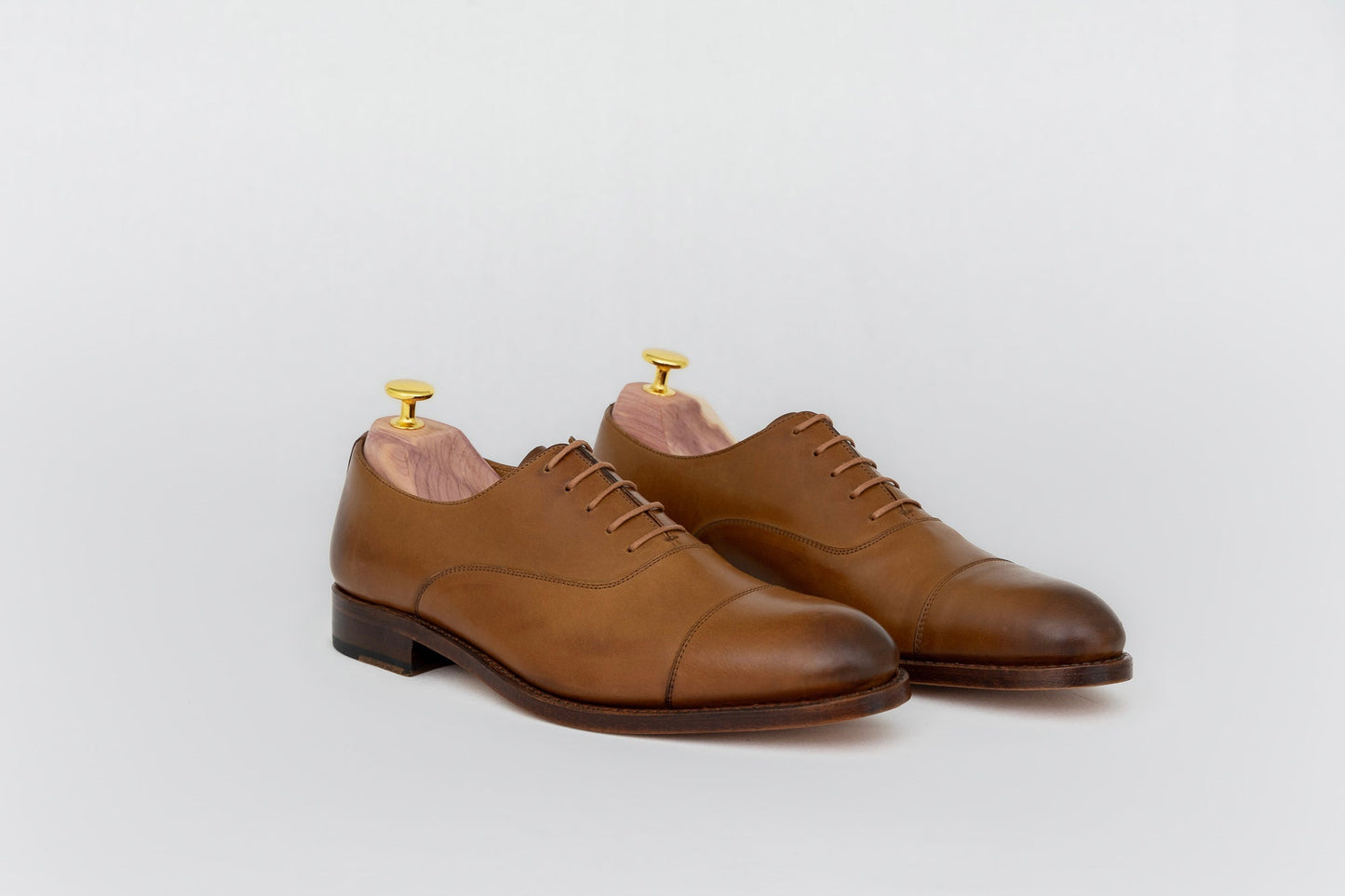 ypsons richelieu homme ely cuir patine marron semelle cuir vue de biais