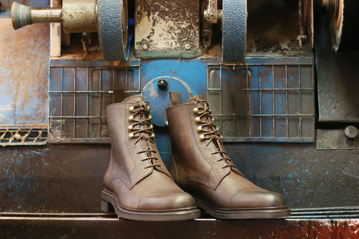 Chukka boots en veau velours ciré Chukka boots en veau velours ciré