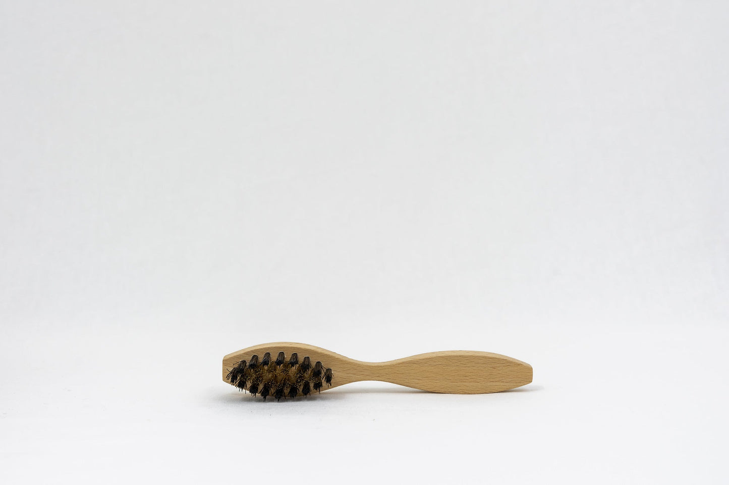 ypsons produit entretien brosse a daim vue de face